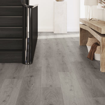 Invictus Maximus LVT Flooring in Silk Oak Shade Wood Effect